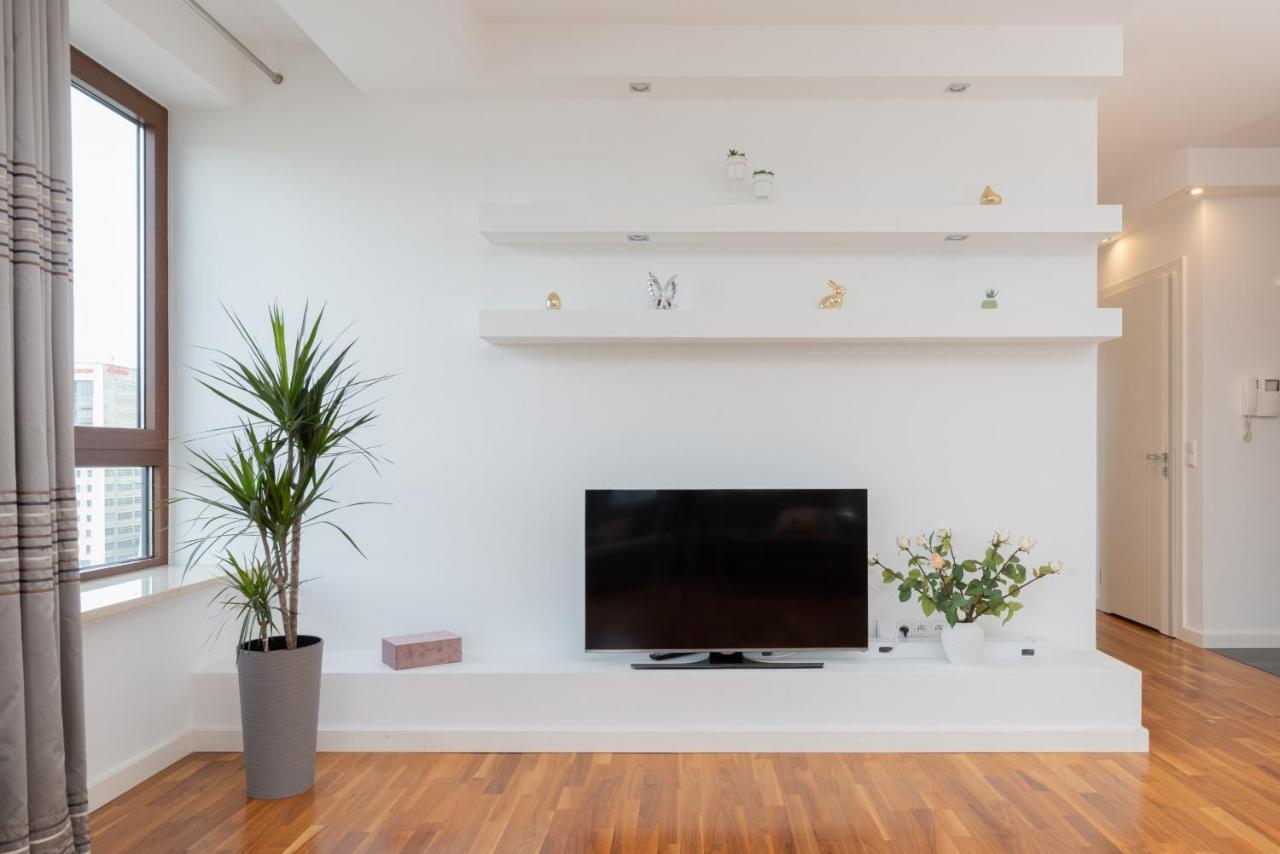 Atelier Residence Apartment By Noclegi Renters Варшава Екстериор снимка